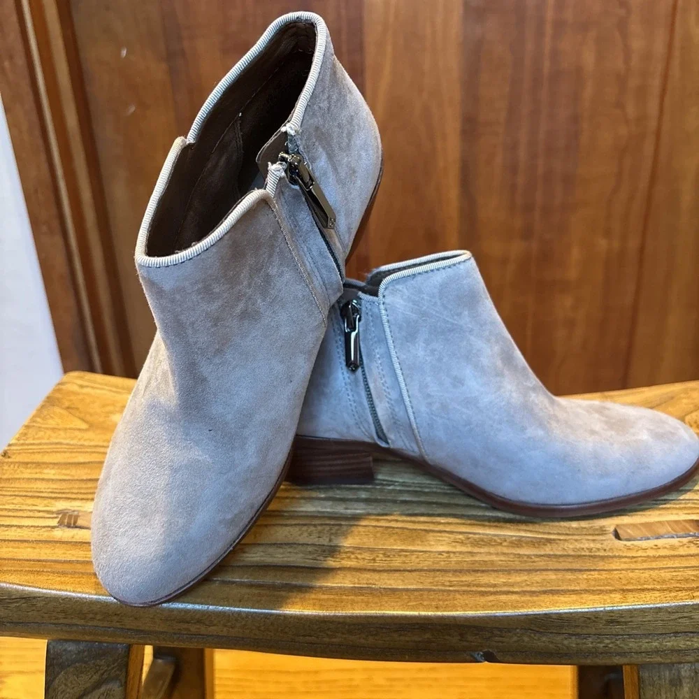 NIB Sam Edelman 6 Suede Tan petty ankle bootie side zip low stacked heel
